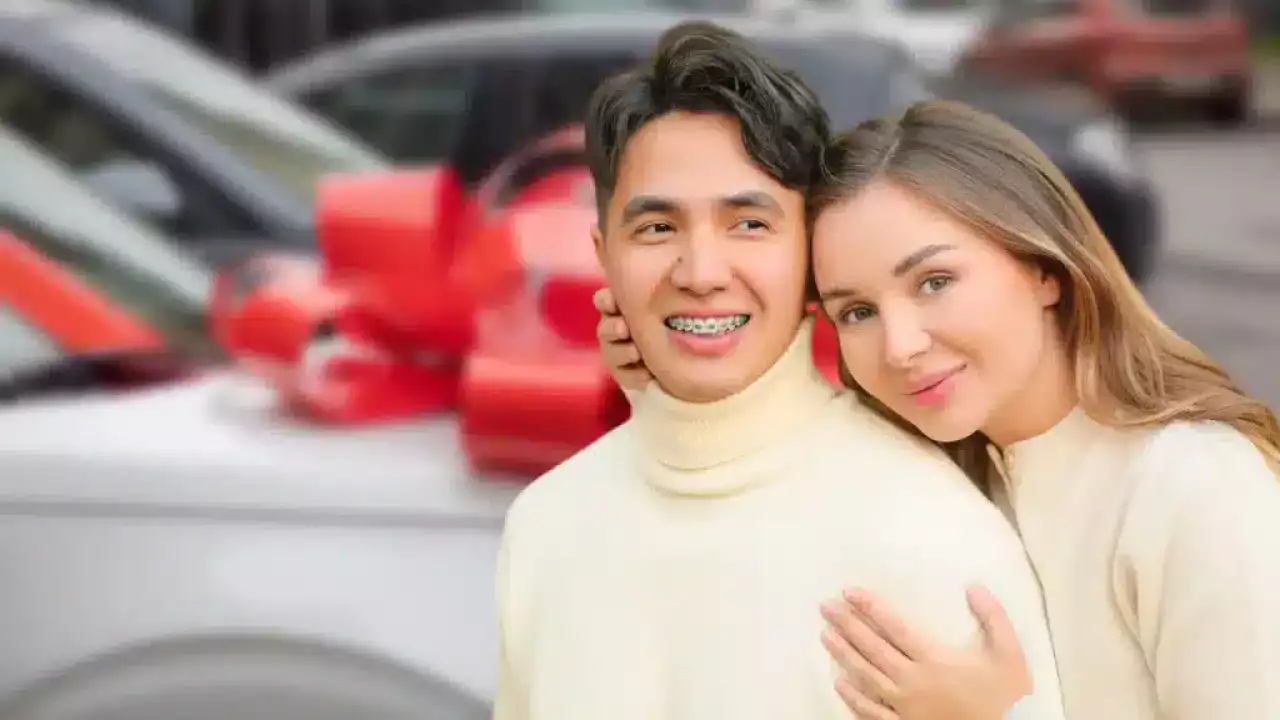 Блогер Ерболат Жанабылов пен әйелі үйқамаққа алынды