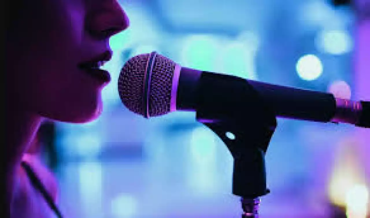 Әншілерге кейбір әндерді орындауына тыйым салынады