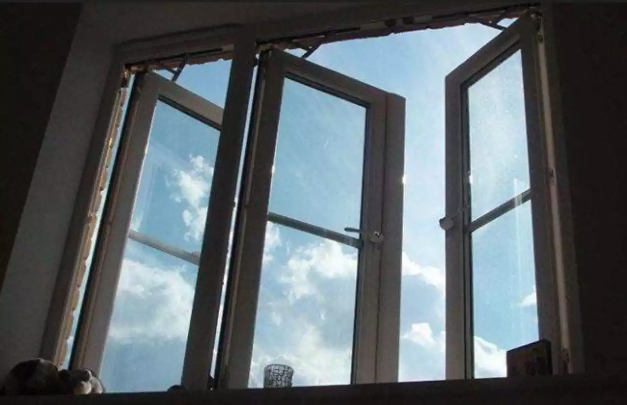 “Күйзеліске түскен”: Жамбыл облысында әйел екі баласын терезеден лақтырып жіберді