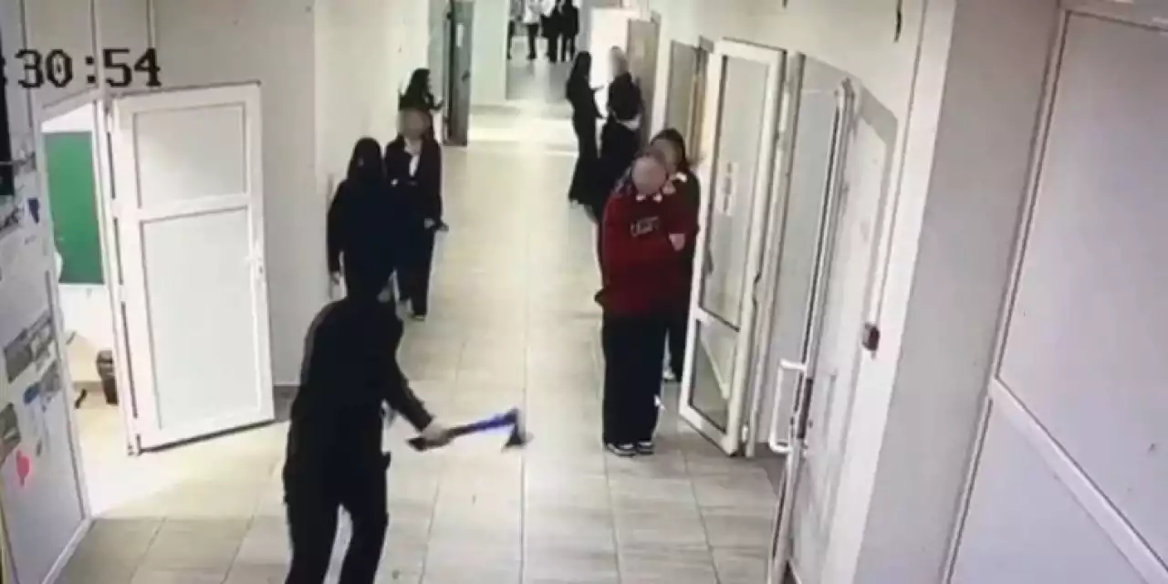 Атырау облысында мектепте балтамен қатарластарын қуалаған оқушы үйқамаққ жіберілді