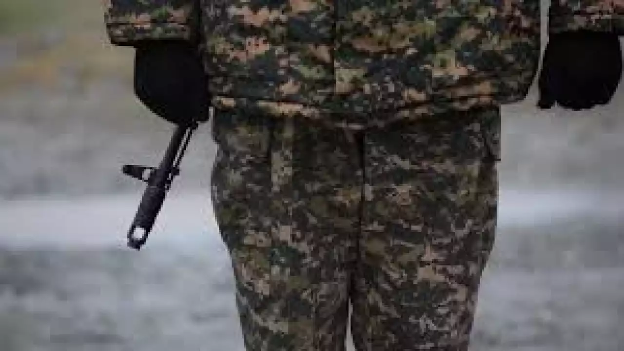 Павлодарда офицер әскерге шақырылғандарды «әскерден босатамын» деп ақша алған