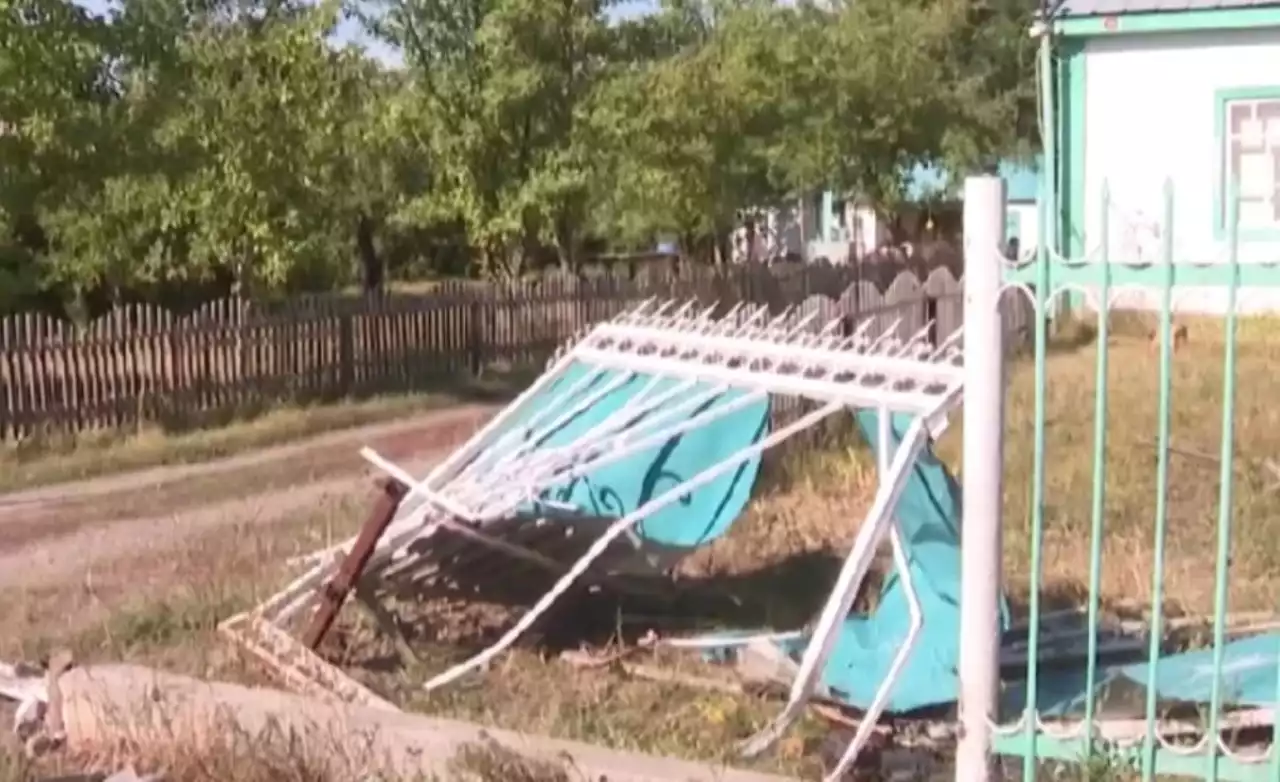 Бестеректегі жол апаты: қаза тапқан балалардың отбасы жүргізуші куәлігін бергендердің жазалануын талап етеді