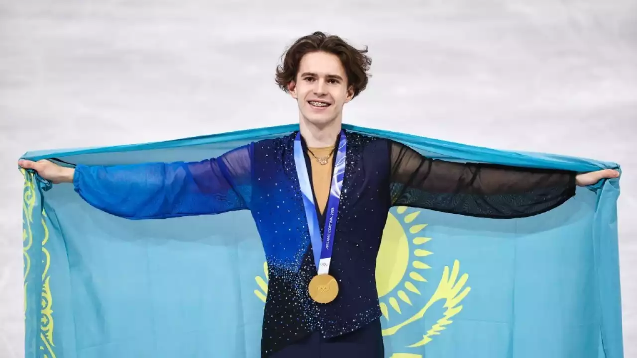 «33 989 000 теңге»: Михаил Шайдоров пен жеке бапкерінің жалақысы белгілі болды