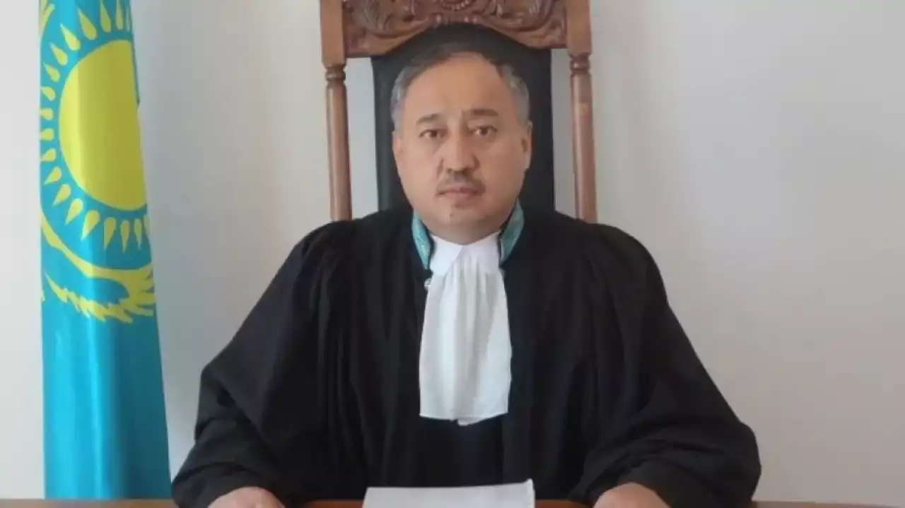 Челах пен Төлешовке үкім шығарған: Жамбыл облысының судьясы қызметінен кетті