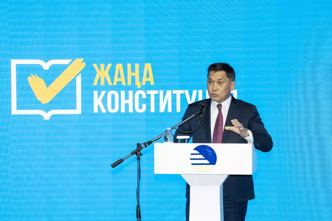 «Тұрақтылық пен әлеуметтік кепілдіктерге басымдық»: ҚТЖ алдағы референдумның маңызын түсіндірді