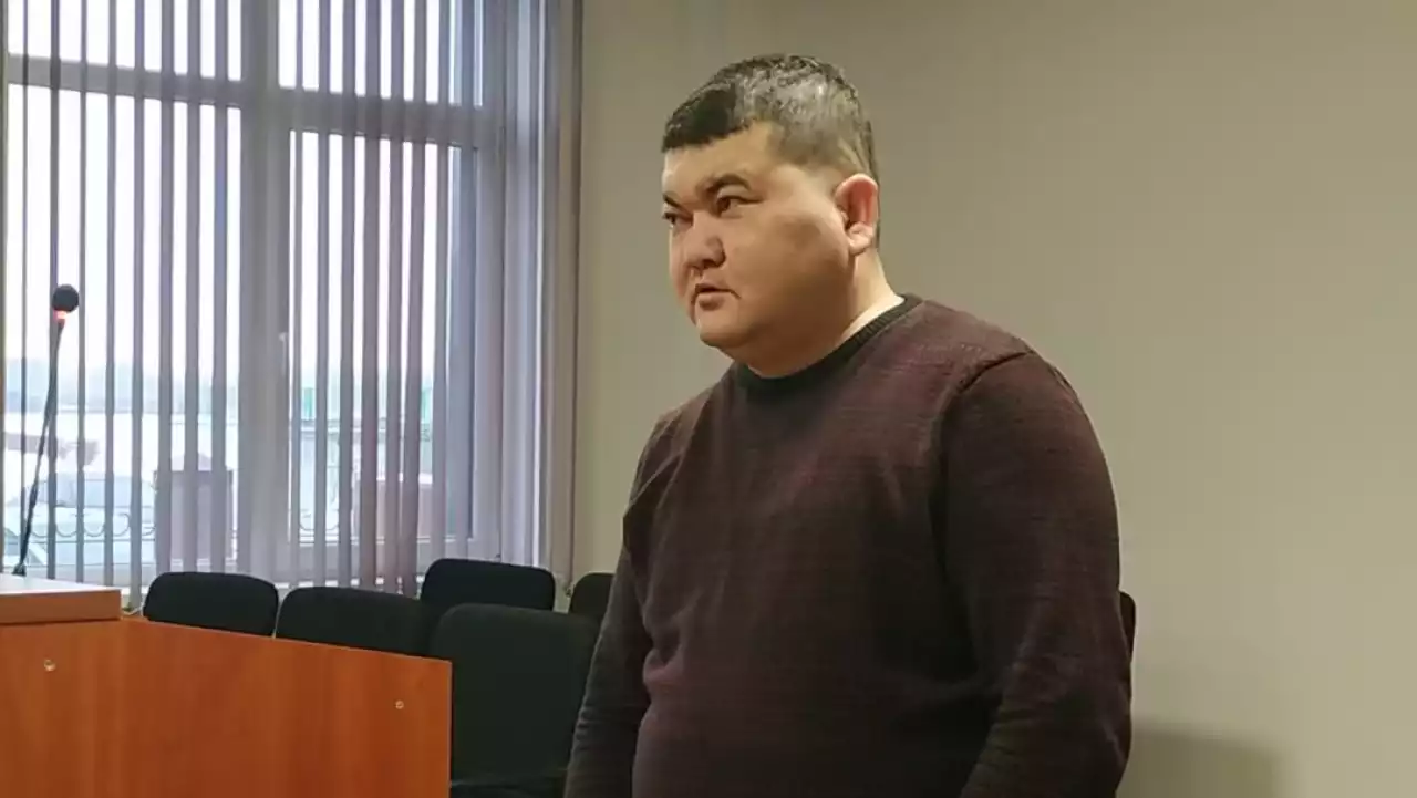 Шенеуніктерден ақша бопсалаған оралдық блогер үш жылға сотталды