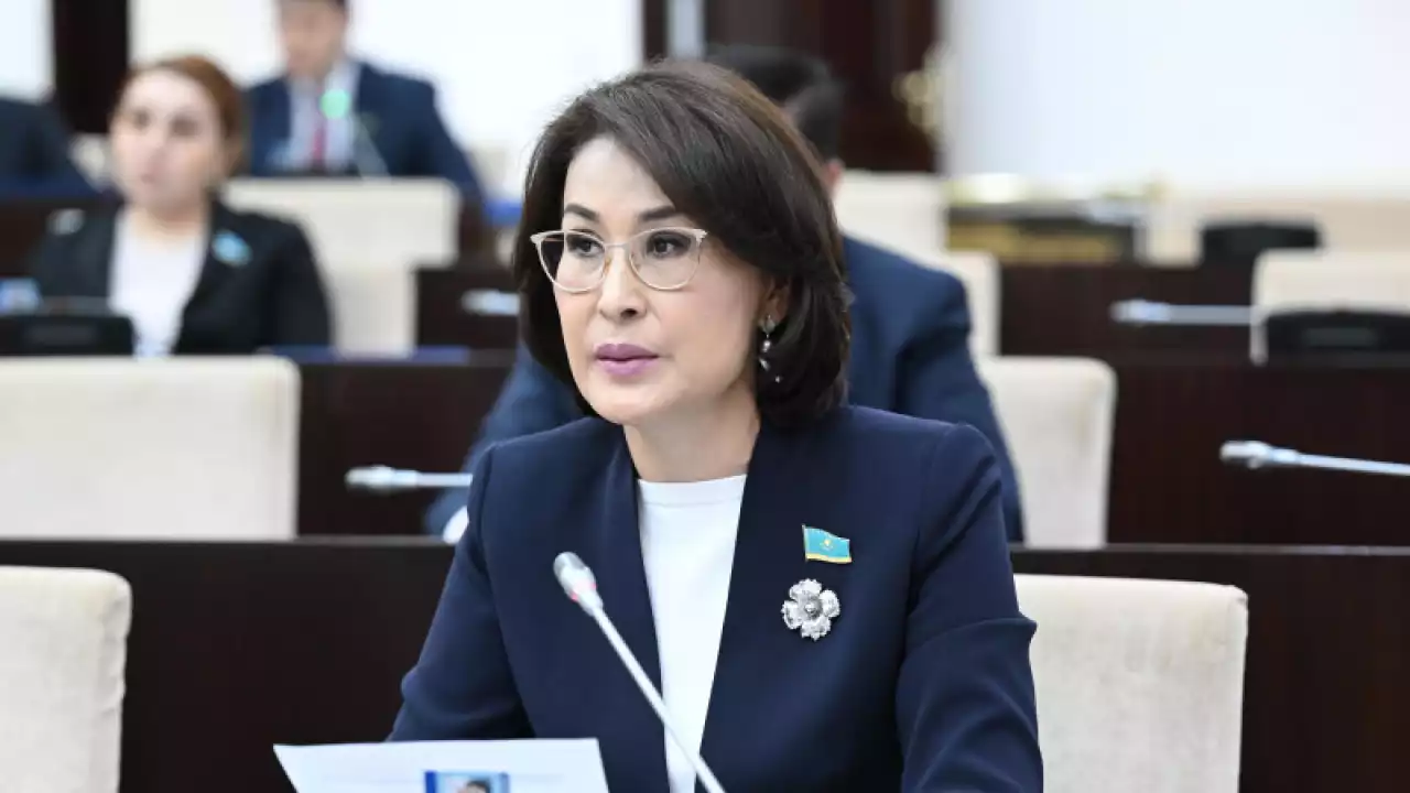 «Қызылша — қауіпті жұқпалы аурулардың бірі»: Денсаулық сақтау министрі ата-аналарға ескерту жасады