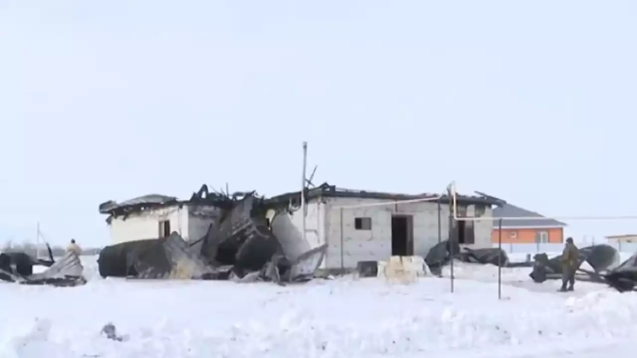 “Тыйым салу керек": Ақтөбеде пауэрбанк өртеніп, үй толығымен жанып кетті