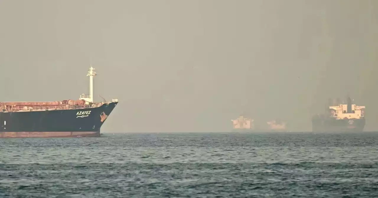 Иран Ормуз бұғазына мина орналастыра бастағаны туралы ақпарат тарады