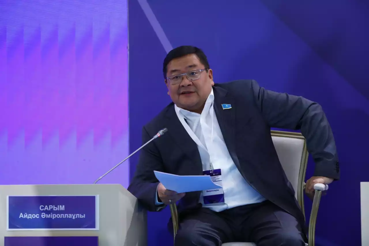 Депутат Айдос Сарым: Мемлекет басшысы – жаңа Ата Заңның бастамашысы ғана емес, негізгі авторы