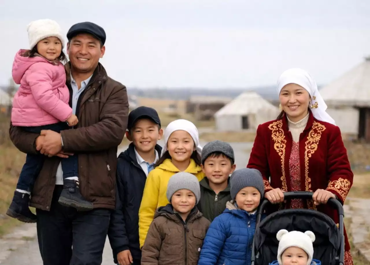 Еңбек министрлігі көпбалалы отбасыларға берілетін жәрдемақы мөлшерін атады