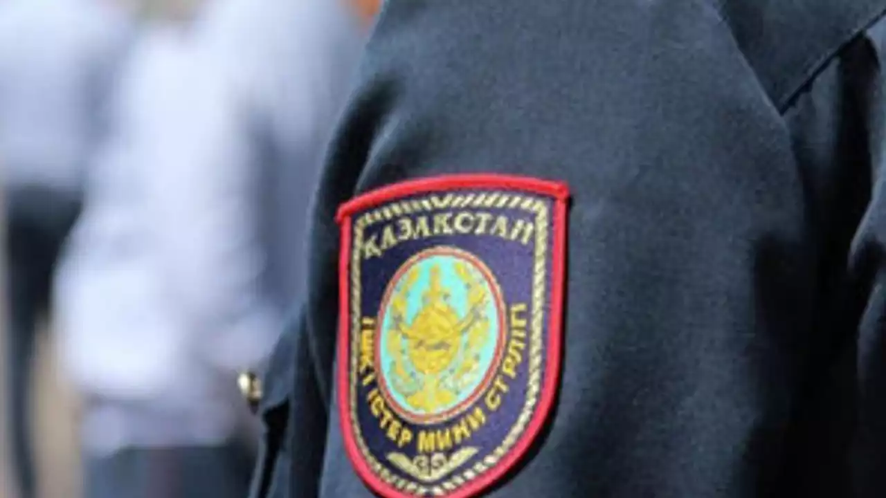 "Телефонға жауап бергені үшін": Астана полициясының экс-капитаны әріптесін соққыға жыққан