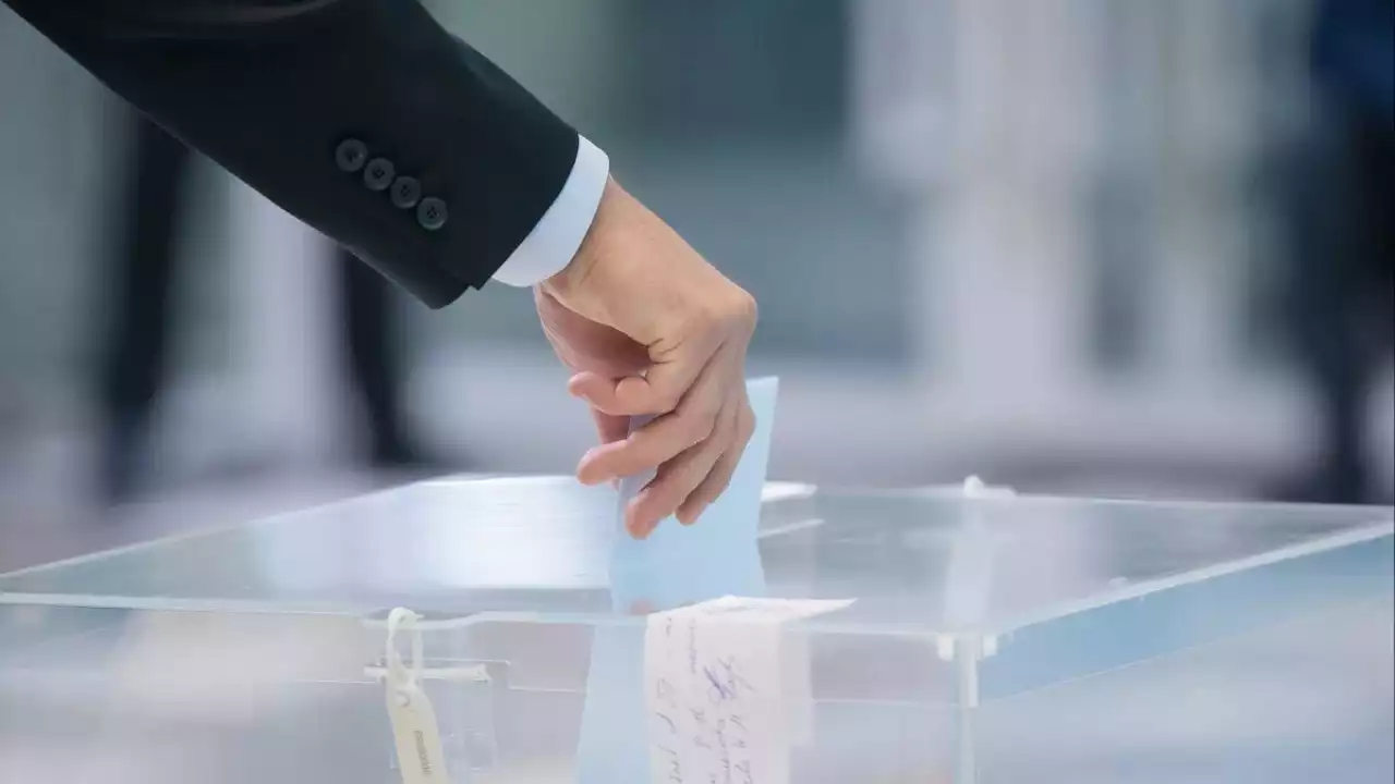 Орталық референдум комиссиясы дауыс беру күні екі талап-арыз түскенін мәлімдеді