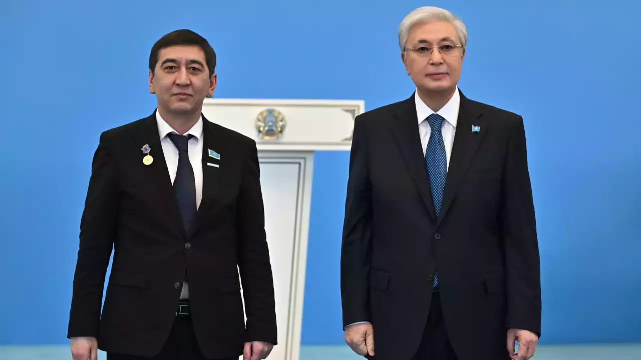 «Аванспен берген шығар»: Ринат Зайыт мемлекеттік награданы не үшін алғаны туралы айтты