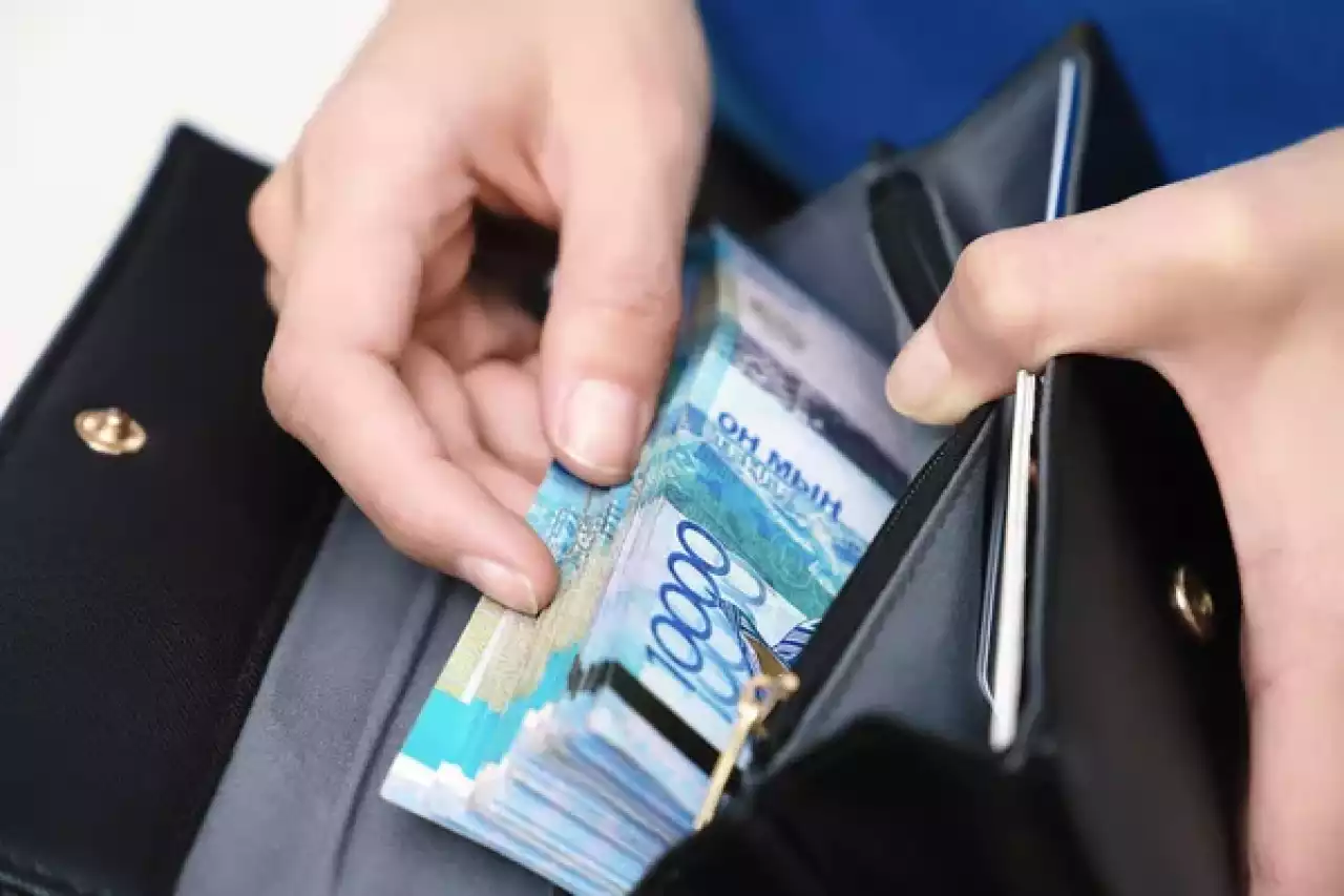 Бюджеттен 6,7 миллион теңге жымқырған шенеунік сотталды