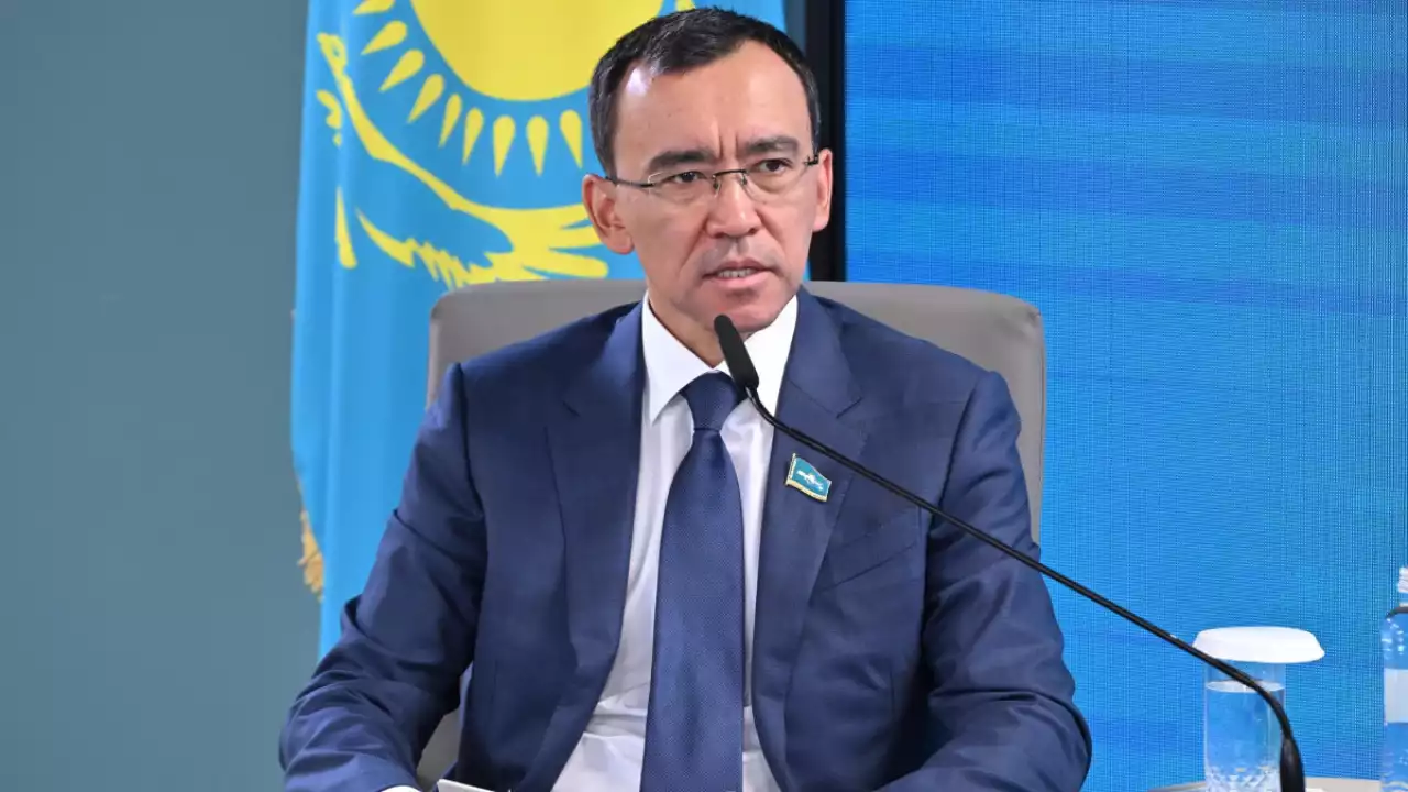 Мәулен Әшімбаев: Президент Тоқаевтың реформалары ескі әлемдік тәртіп күйреп жатқан қазіргі жағдайда жаңа мүмкіндіктерге жол ашады