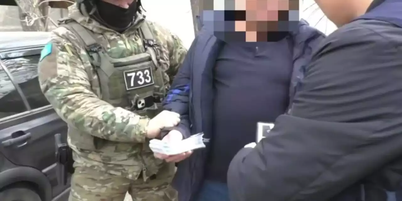 "5 миллион теңге талап еткен": Тараз тұрғынын бопсалаған күдікті ұсталды (ВИДЕО)