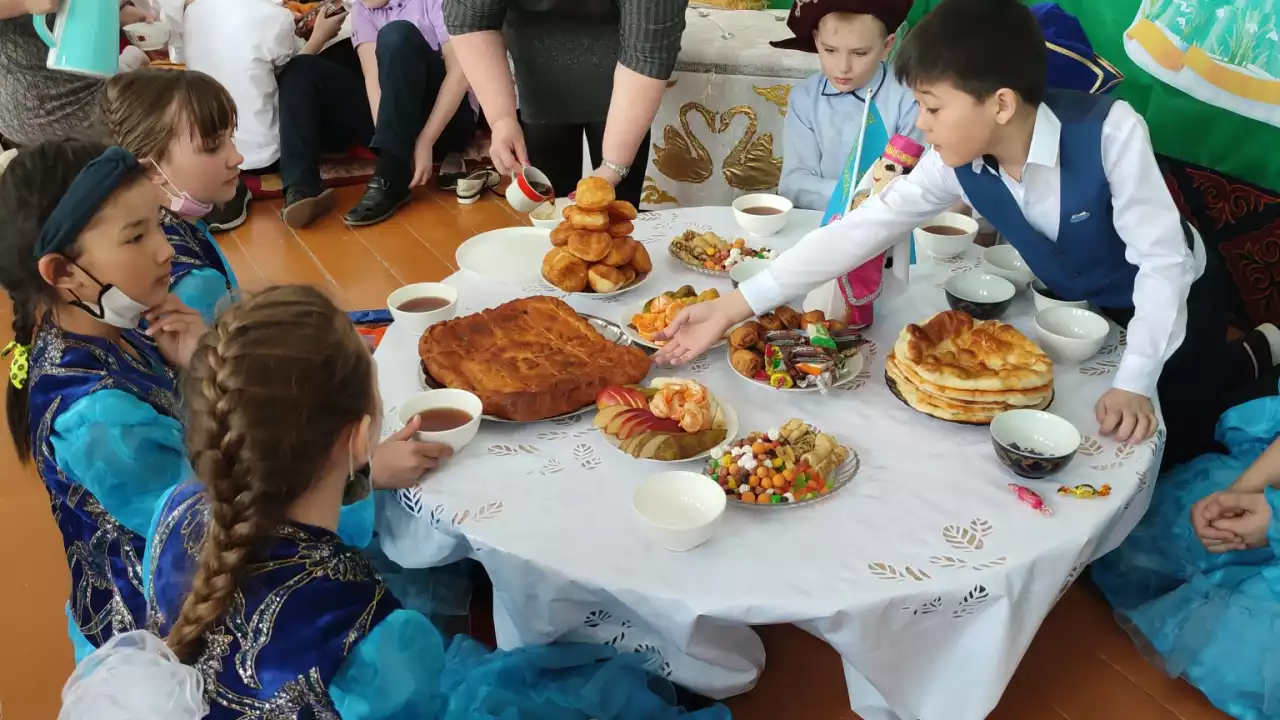 Наурызда мектеп пен балабақшада дастарқан жаюға тыйым салынды