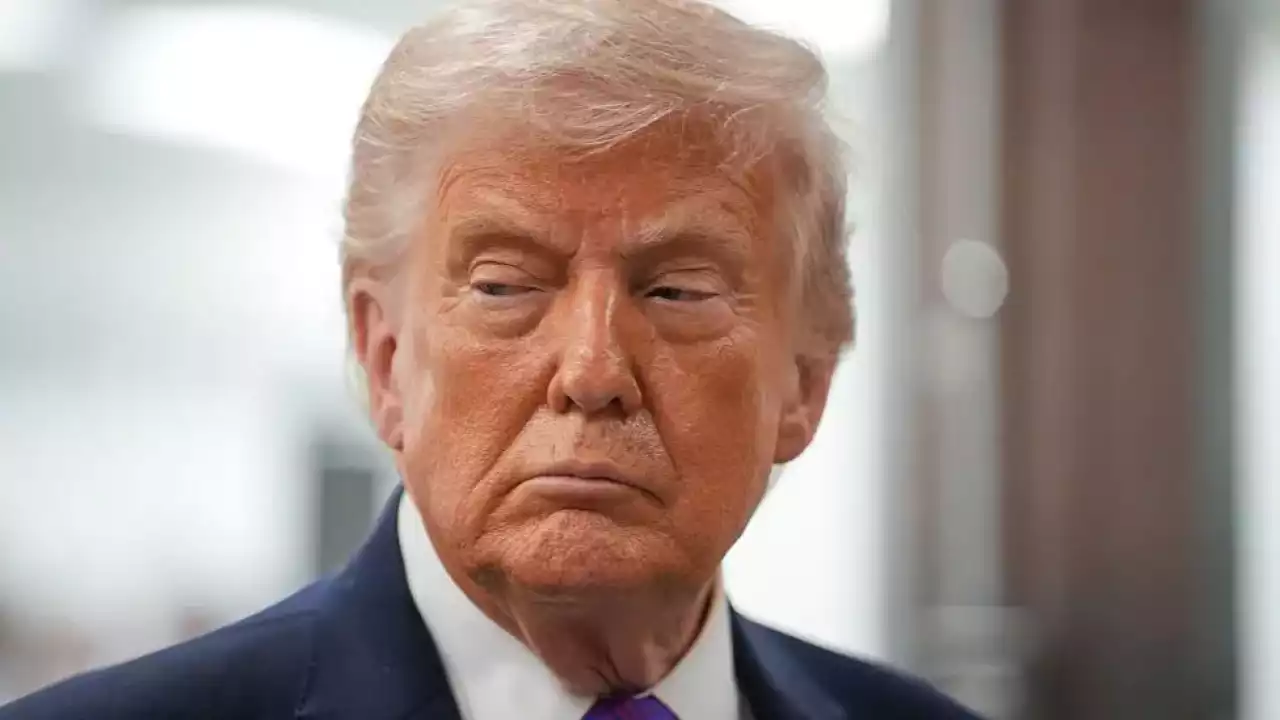 Трамп Иранмен келіссөз жүріп жатқанын мәлімдеп,соғысты 5 күнге тоқтатты