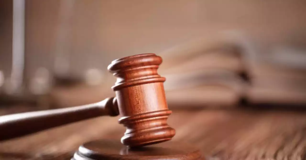 Екі оқушыдан 3,2 млн теңге алған мұғалім сотталды