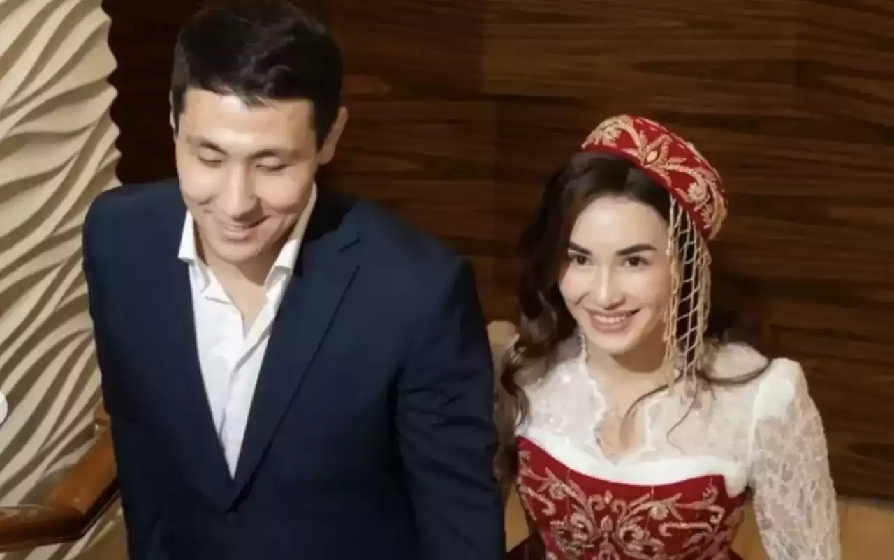 Әбиба Әбужақынова өзінен бес жас кіші спортшыға тұрмысқа шықты