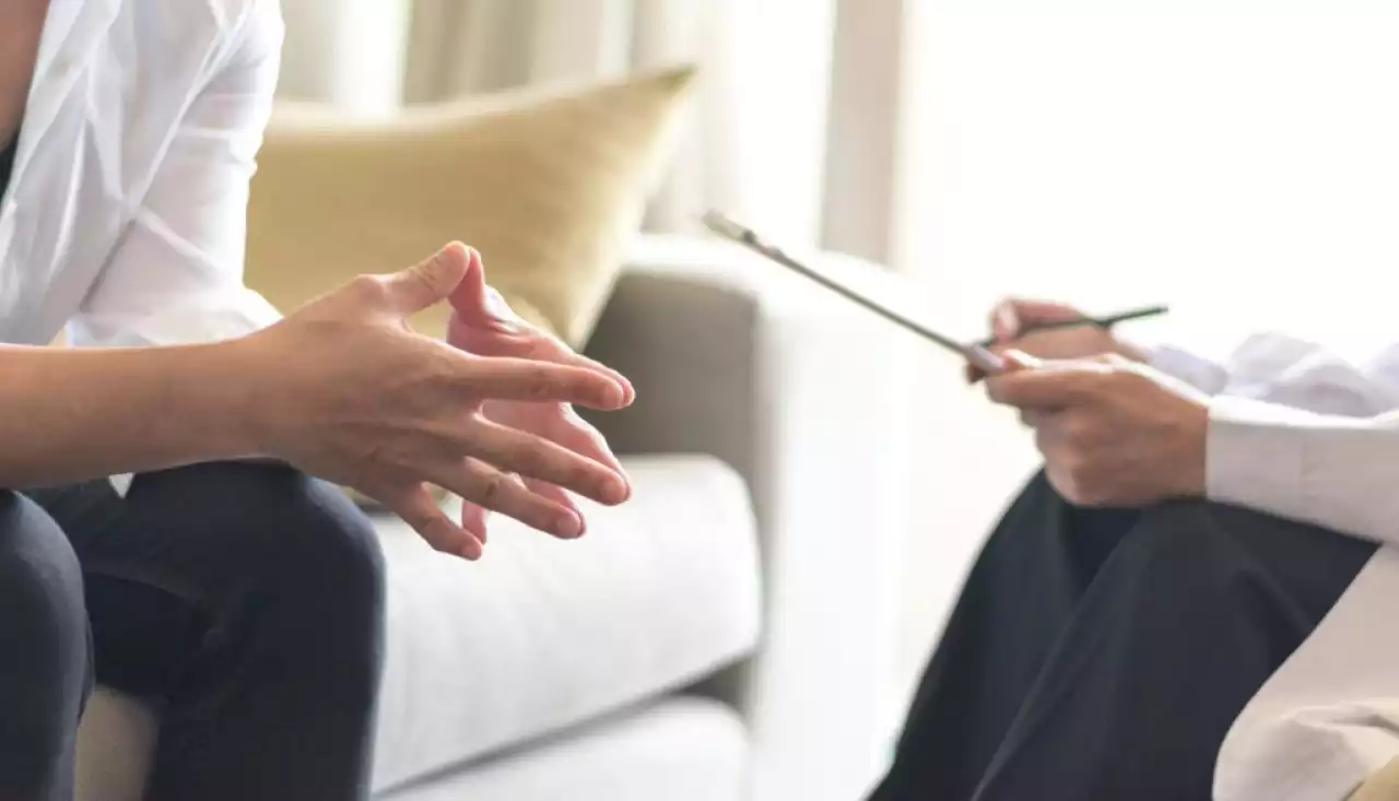 "Кім көрінген психолог болып кетті": Қазақстанда "Психологиялық қызмет туралы" заң қаралып жатыр