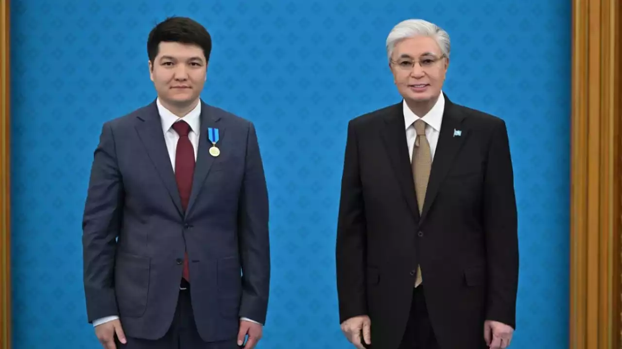 "Жасанды интеллект дамып келеді": Бейбіт Әбдікен ғылымға деген құрмет қанаттандыра түсетінін айтады