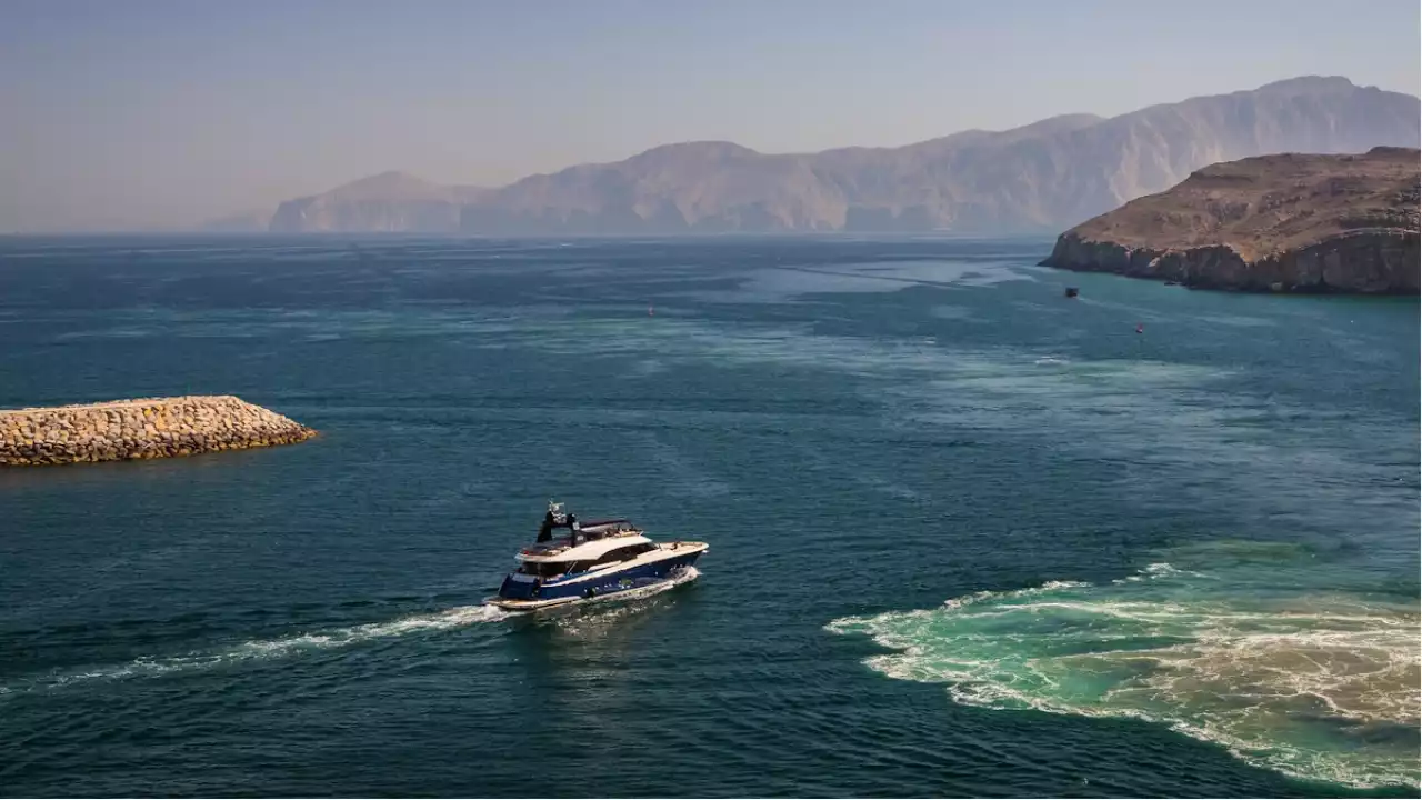 Иранмен келісімге келе алмаған Трамп Ормуз бұғазын бұғаттайытынын мәлімдеді