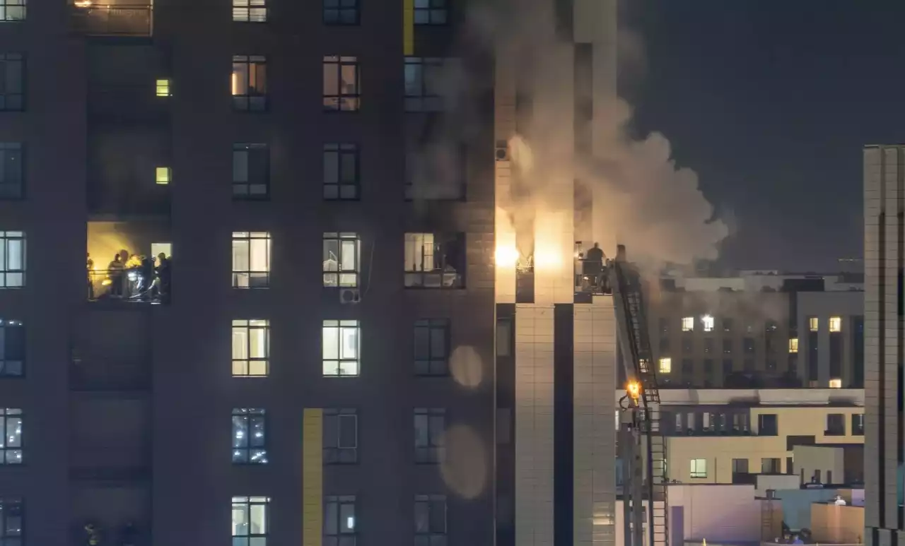 "Іште ыңырсыған дауыс шықты": Астанада үш бала көз жұмған өрттің мән-жайы туралы туралы куәгер айтты