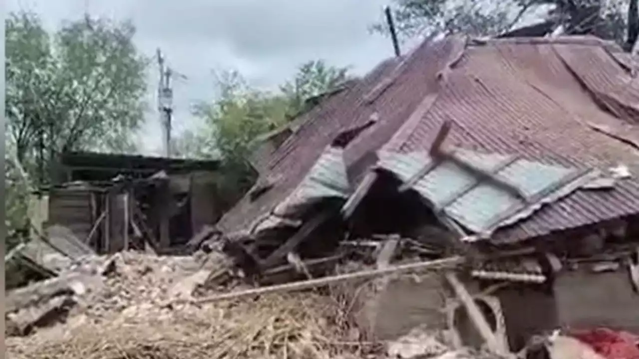 Алматы облысында тұрғын үйде жойқын жарылыс болып, отбасы үйінді астында қалды