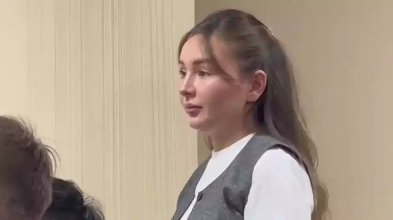 Блогер Жанәбіловтің әйелі сотта соңғы сөзін айтуға келмеді: сот екі сағат уақыт берді