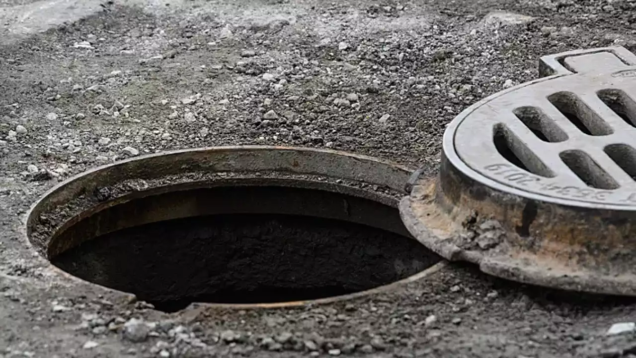 Шымкентте қыз бала тереңдігі 24 метр құдыққа құлап кетті