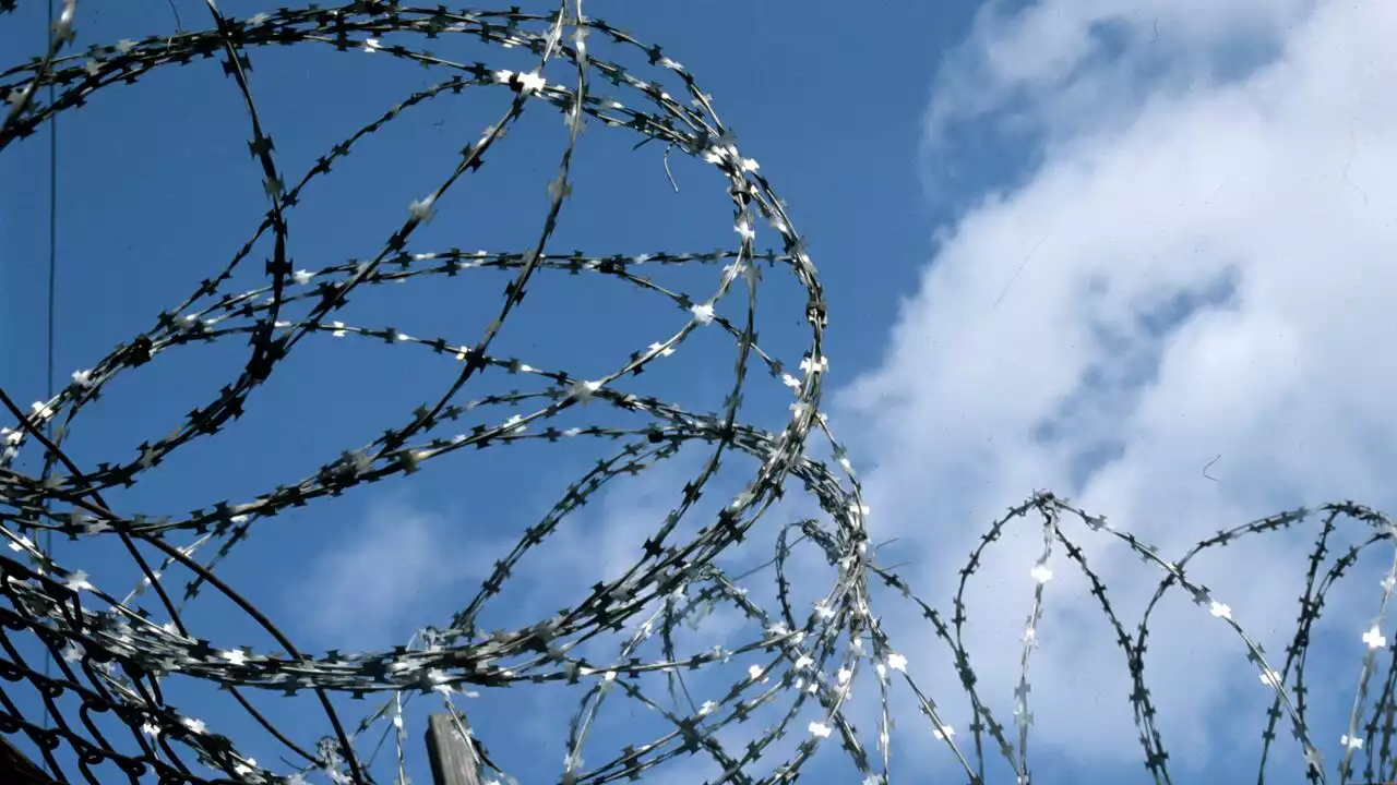 Атырау колониясындағы өлім: 12 қызметкер жазаланып, басшысы жұмысынан босатылды