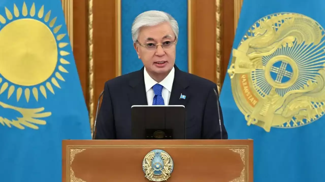 Тоқаев қазақстандықтарды Отан қорғаушы күнімен құттықтады