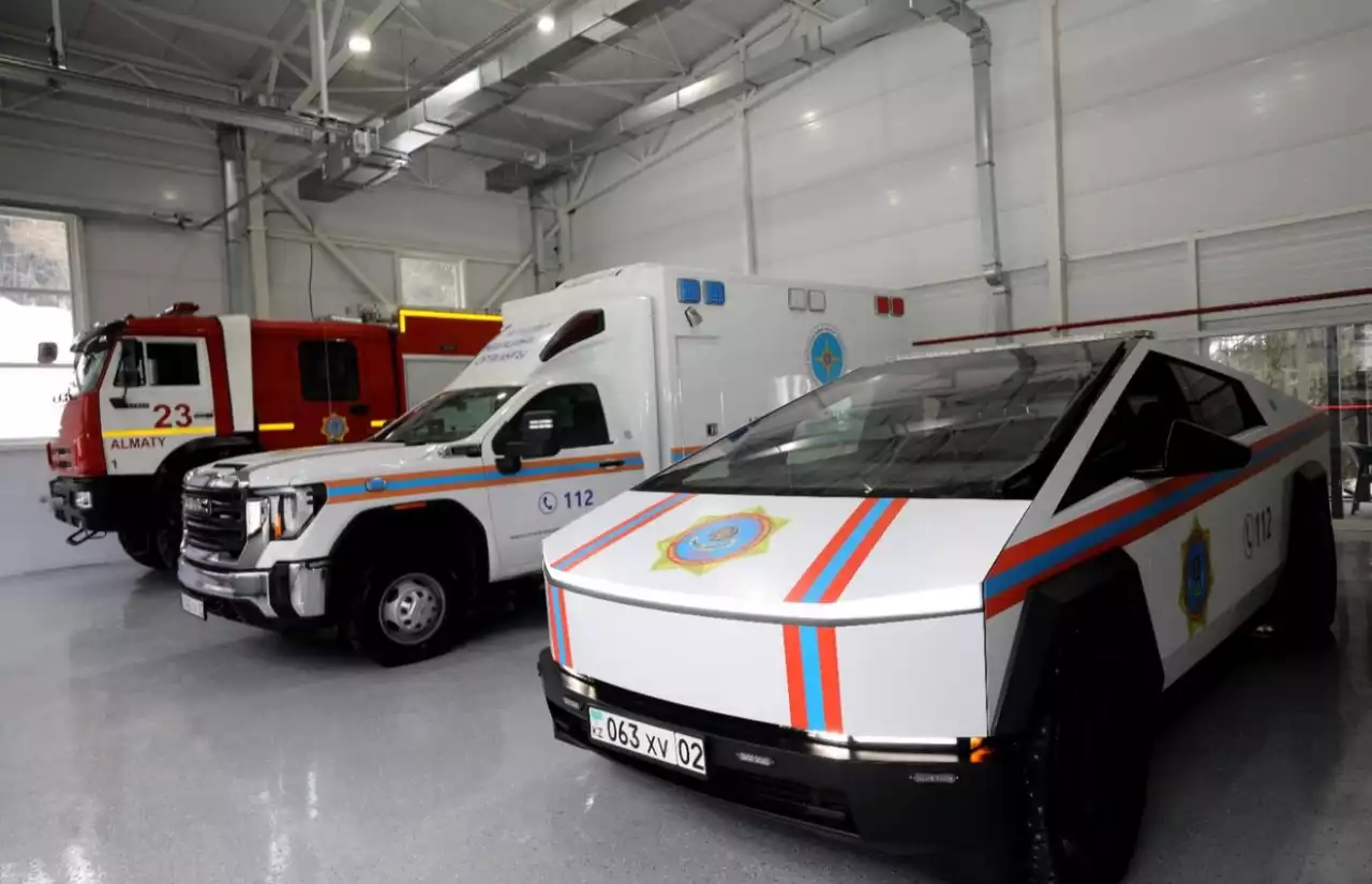 Tesla Cybertruck көліктері Түркістандағы Түркі мемлекеттері ұйымы саммитінде кезекшілік атқарады