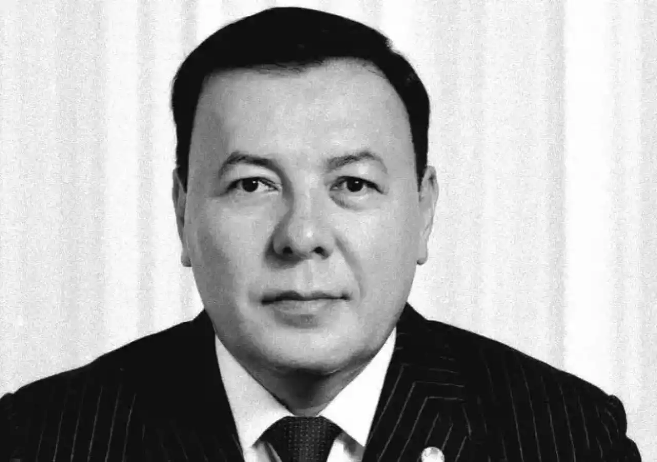 Ақтауда артық майдан арылғысы келіп ота жасатқан депутат қайтыс болды