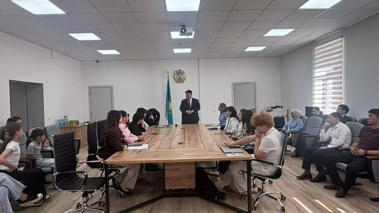 Эколог сағаты: тәжірибе мен игі бастамалар алаңы