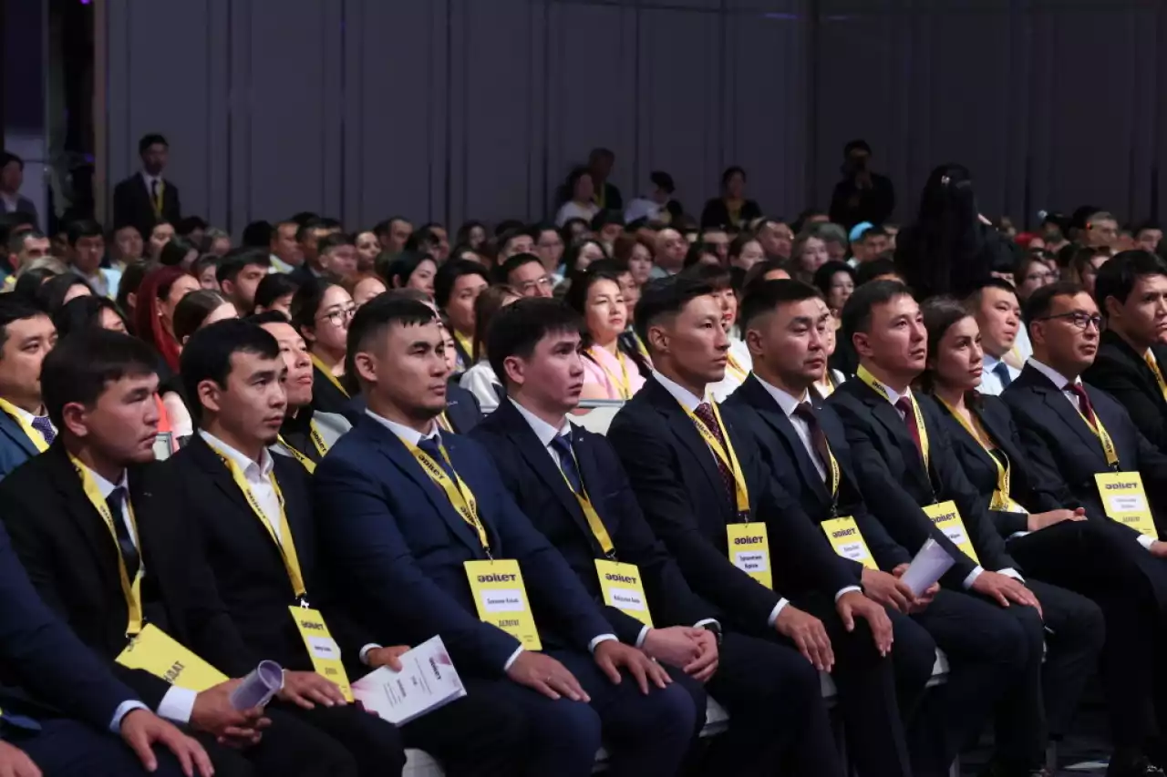 «Әділет» партиясы AMANAT партиясының басшылығы мен мүшелеріне алғыс айтады
