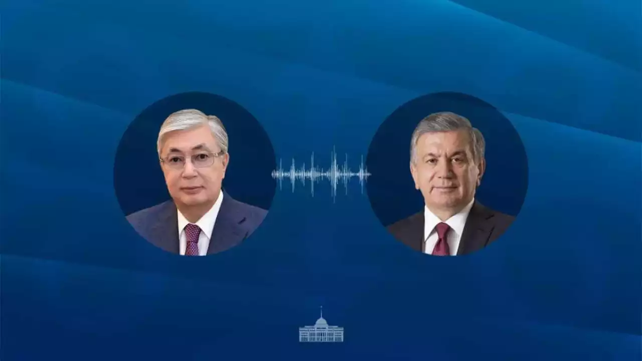 Тоқаев пен Мирзиёев телефон арқылы сөйлесті