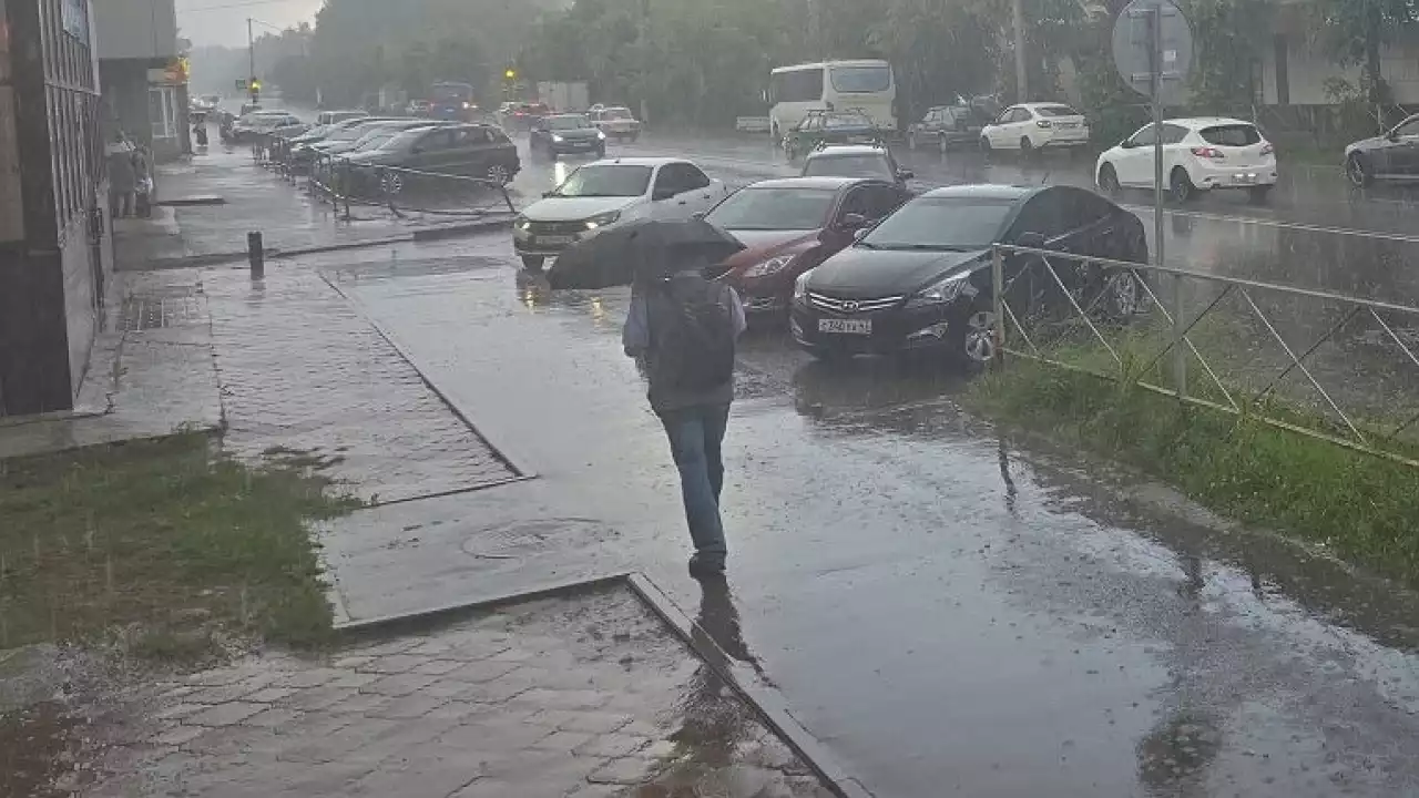 Қазақстанда бүгін ауа райы құбылмалы болады: қай өңірлерде жаңбыр, қай өңірлерде аптап ыстық күтіледі?