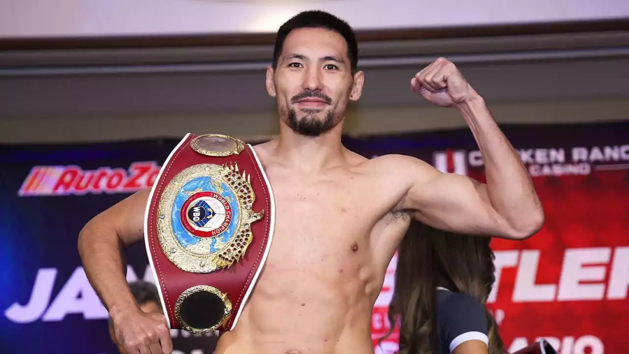 Жәнібек Әлімханұлы WBO белбеуінен бас тартты