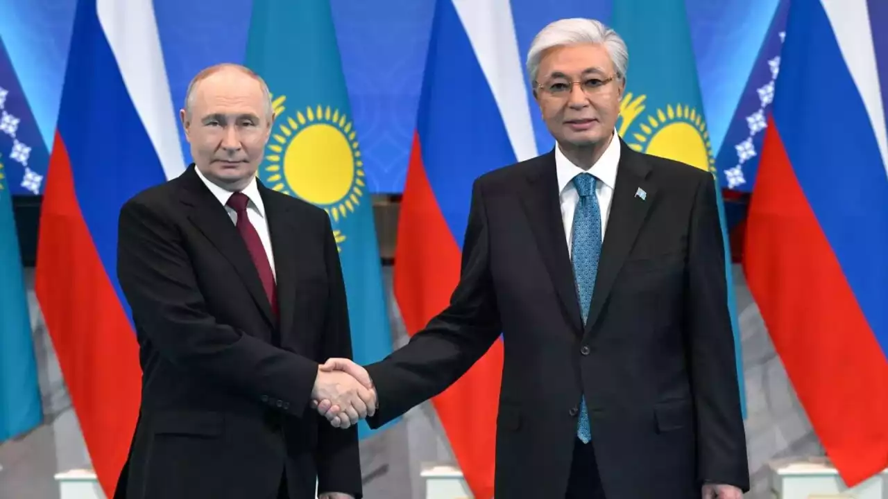 Тоқаев Путиннің шақыруымен Омбы қаласына барады