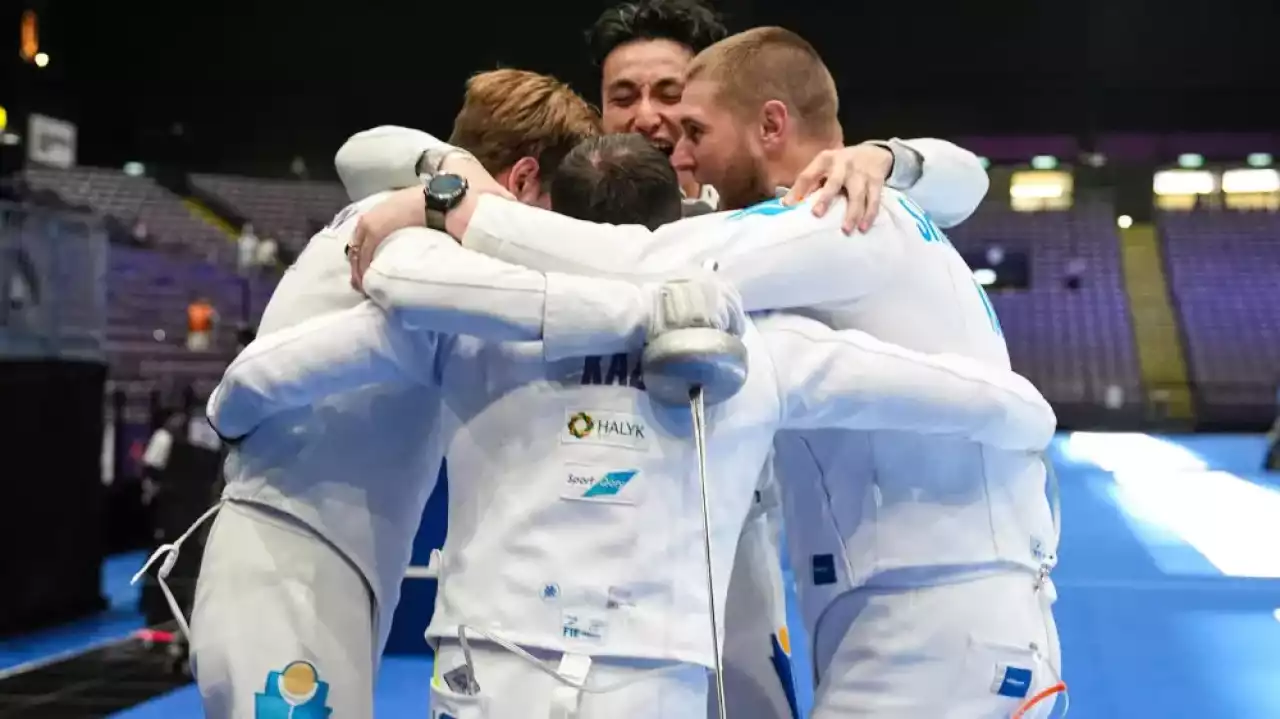 Қазақстан құрамасы алғаш рет семсерлесуден Әлем чемпионатын жеңіп алды
