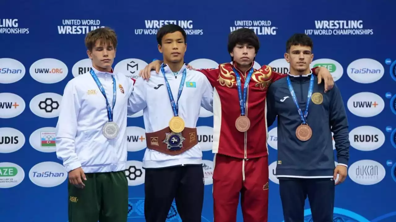 Қазақстандық балуандар әлем чемпионатында екі алтын медаль жеңіп алды