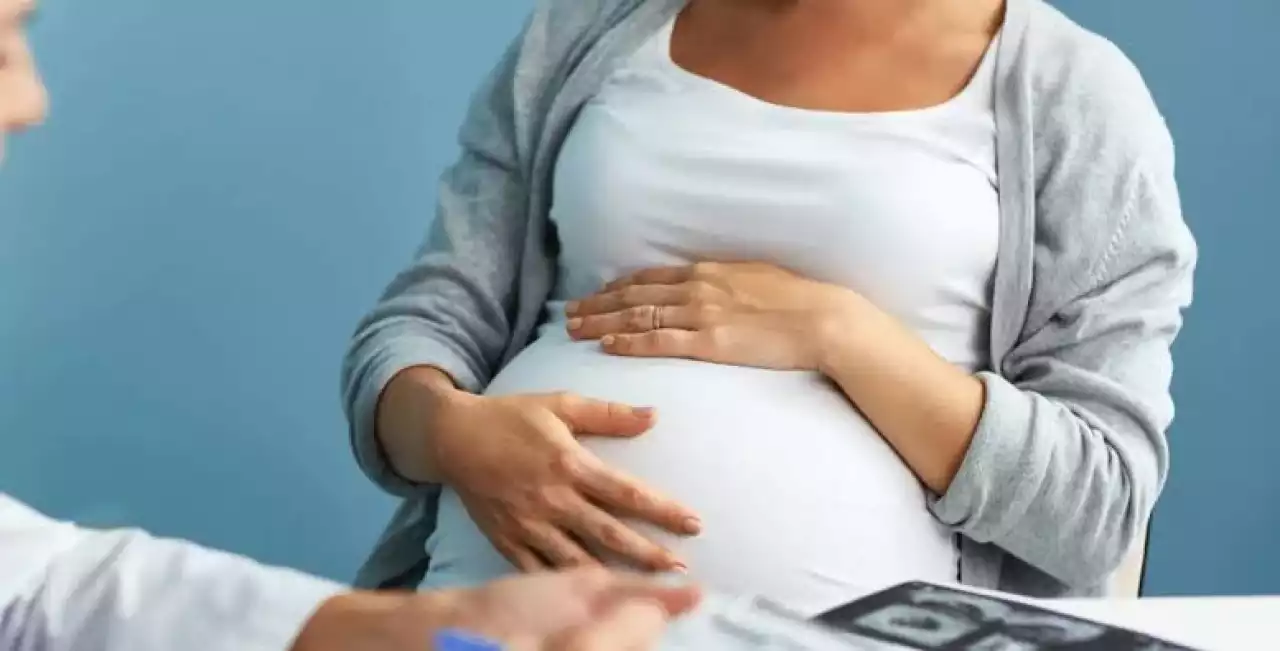 Алматы облысында күйеуін пышақтаған жүкті әйел сотта ақталды