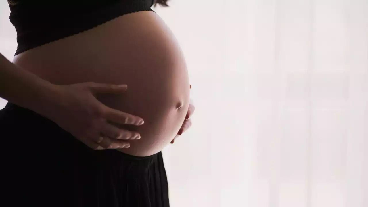 Жамбыл облысында ер адам жүкті әйелін молаға апарып, ұрып-соққан