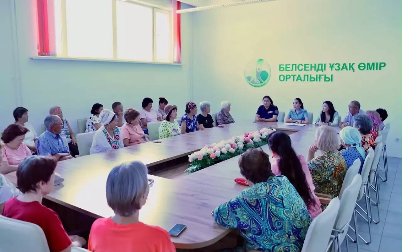 ШҚО-да аға буын өкілдеріне интернет-алаяқтардан қалай қорғану керектігі түсіндірілді