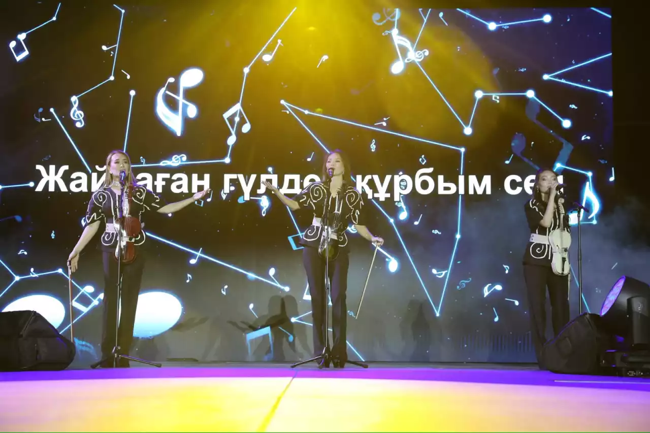 Алматыда ALMATY SUMMER FEST сахнасында Шәмші Қалдаяқовтың әндері шырқалды
