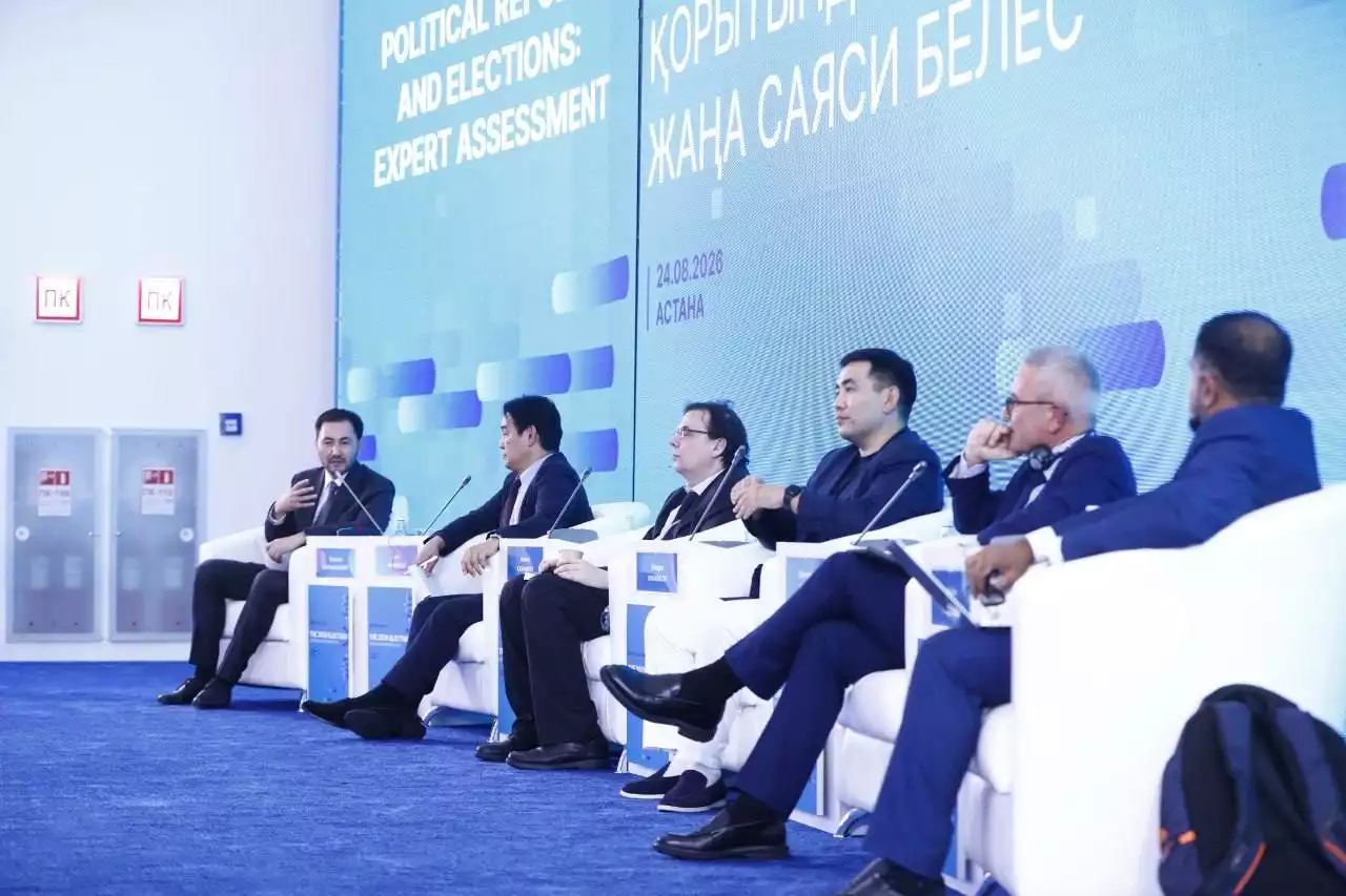 Сарапшылар алғашқы Құрылтай сайлауының нәтижелерін және Қазақстанның саяси дамуындағы жаңа кезеңнің басталуын талқылады
