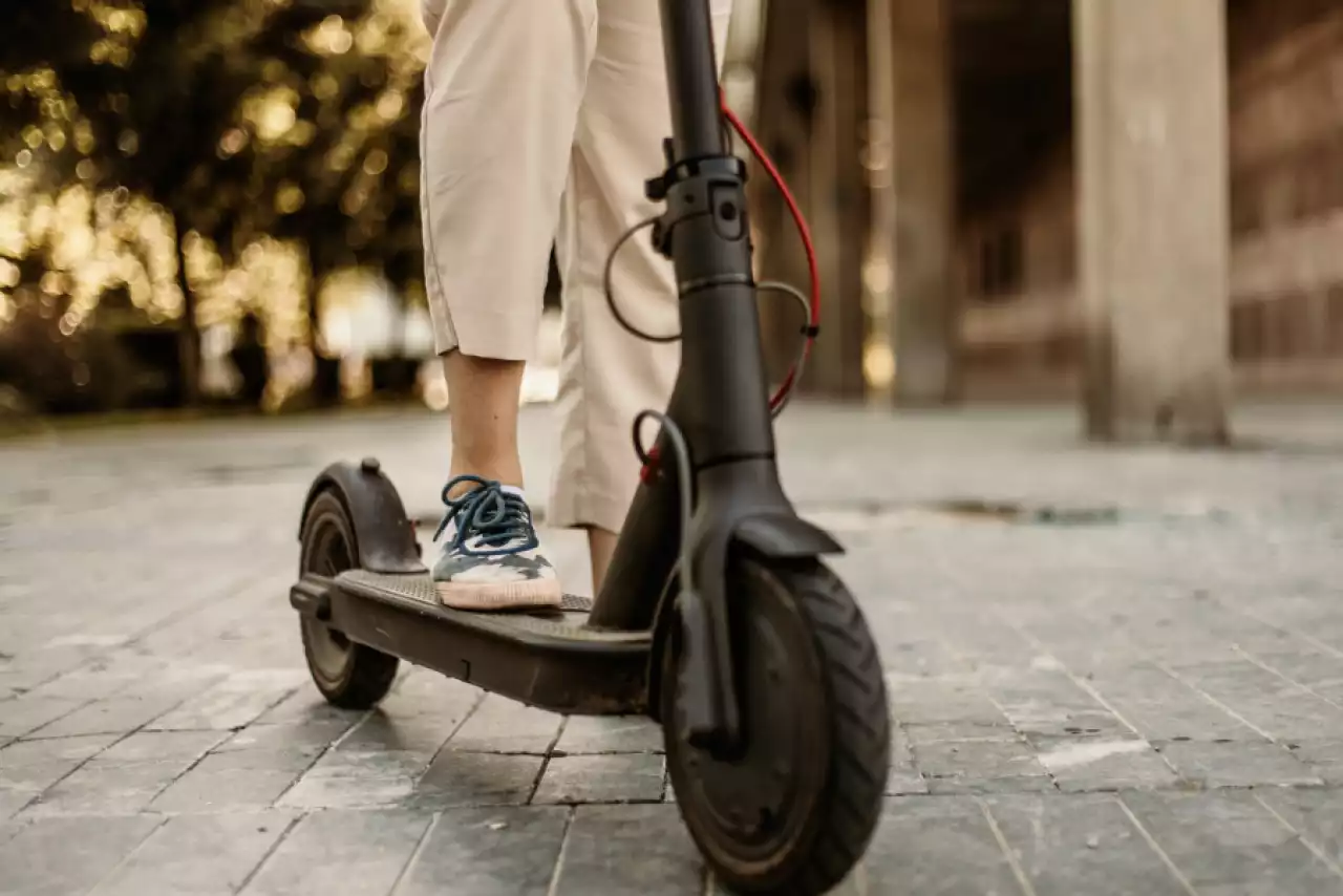 25 тамыздан бастап электросамокаттардың тротуармен жүруіне тыйым салынады